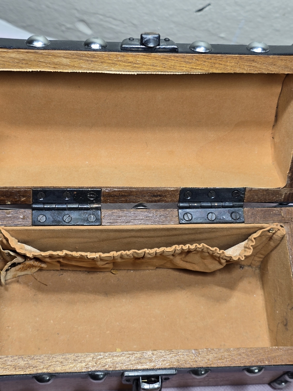 Encore Vintage Wooden Box Handbag Brown Wood Black Leather Metal Studded 1960s - Picture 14 of 16